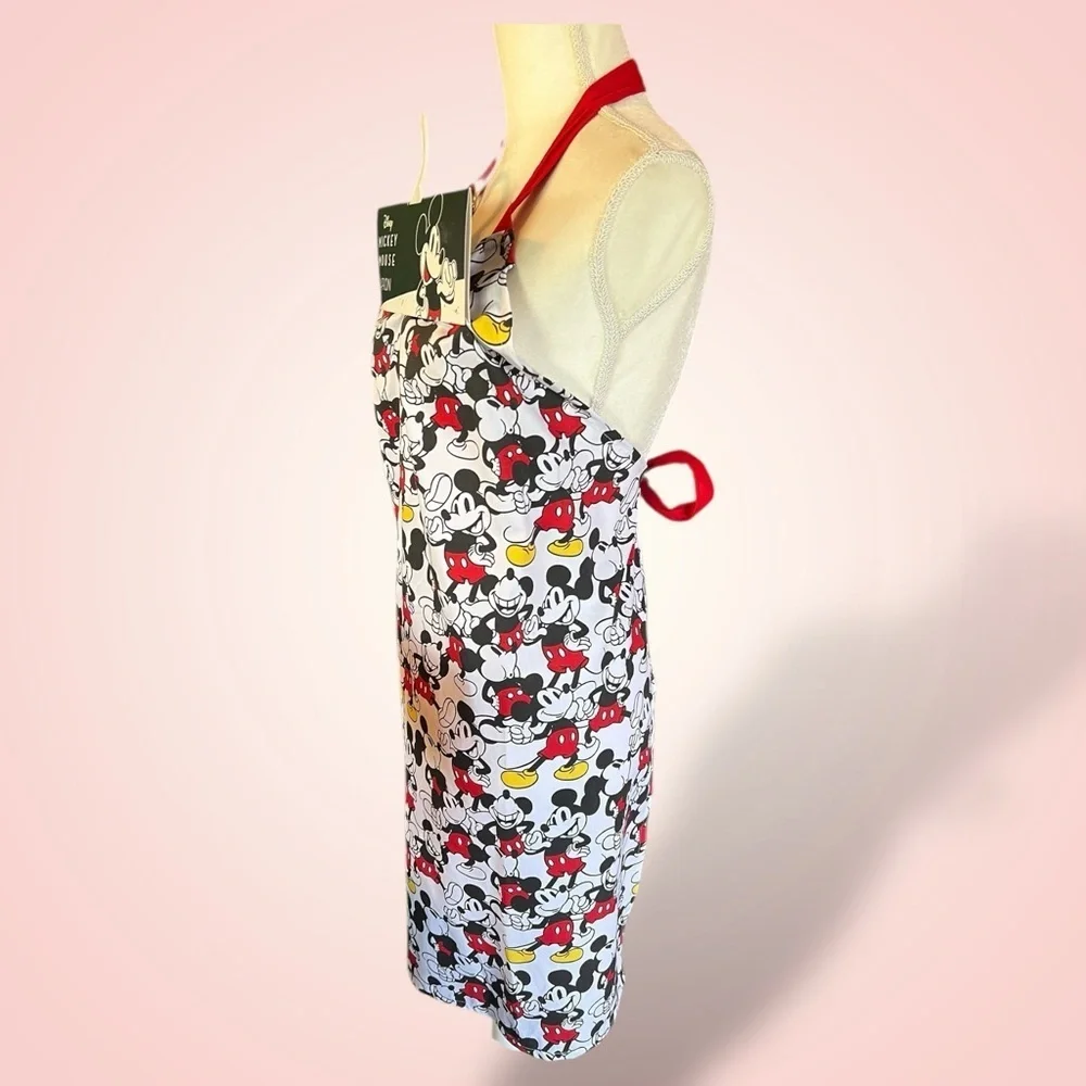 Disney Mickey Mouse Apron and Matching Oven Mitts Set, NEW